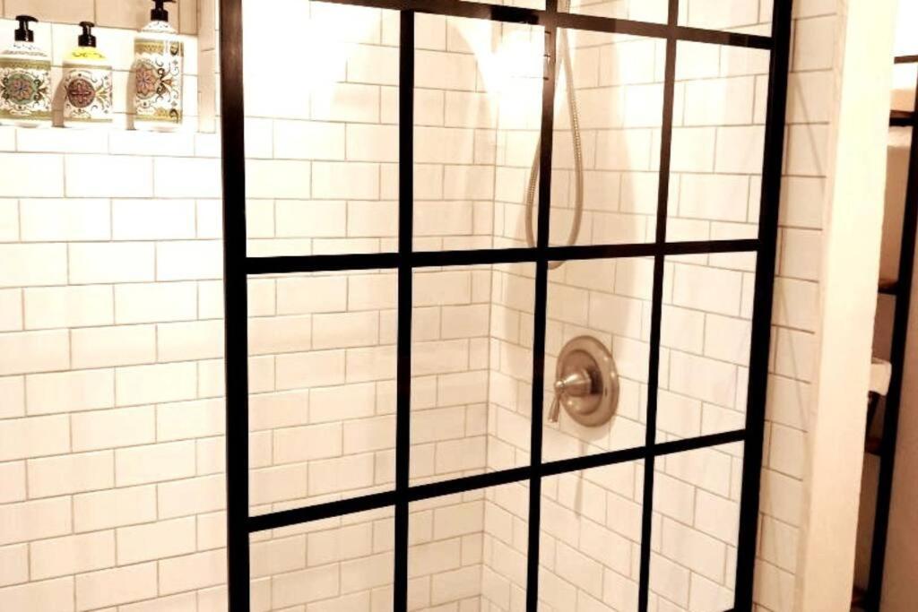 House Close To Downtown, Airport, Raymond James Stadium, And Many More Places タンパ エクステリア 写真