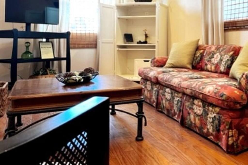 House Close To Downtown, Airport, Raymond James Stadium, And Many More Places タンパ エクステリア 写真