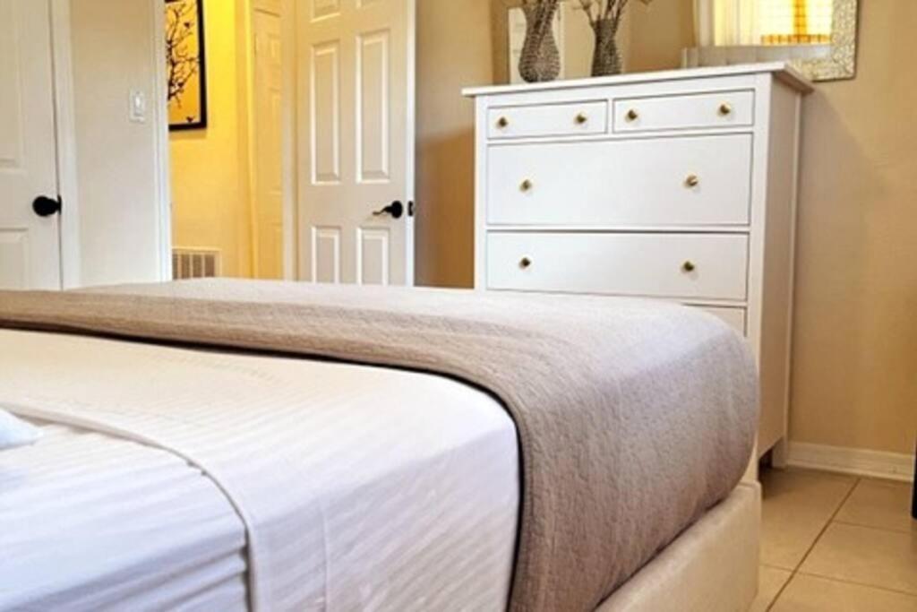 House Close To Downtown, Airport, Raymond James Stadium, And Many More Places タンパ エクステリア 写真