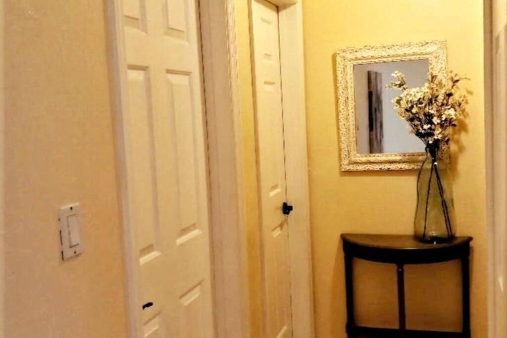 House Close To Downtown, Airport, Raymond James Stadium, And Many More Places タンパ エクステリア 写真