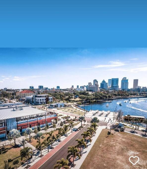 House Close To Downtown, Airport, Raymond James Stadium, And Many More Places タンパ エクステリア 写真